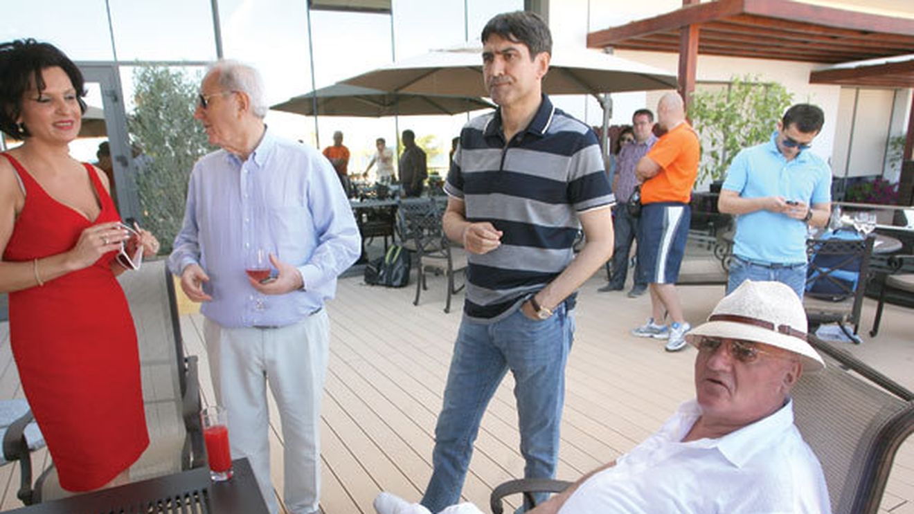 Dragomir "dă din casă" când are interes