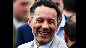 S-a umplut de bani după ce fratele său celebru s-a culcat cu soția lui. Bărbatul a dezvăluit suma uriașă pe care a scos-o după ce nevasta l-a trădat cu cumnatul ei