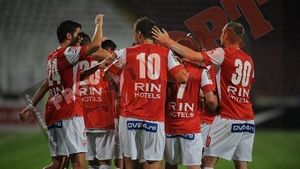 "Greii" de la Dinamo, dezamăgiți de suprafața de joc de pe Național Arena! Gazonul e "dezlipit"