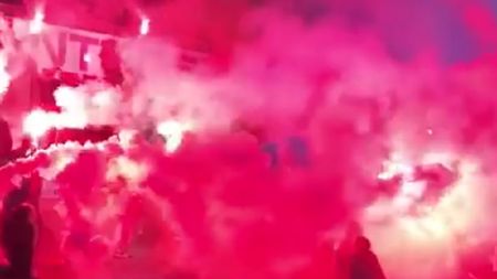 FOTO & VIDEO | Incendiar! "Familia CFR e din nou împreună". Suporterii clujeni au făcut o atmosferă senzațională la ultimul antrenament înaintea derby-ului cu FCSB