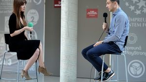 INTERVIU VIDEO | "FCSB înseamnă Steaua". Mirel Rădoi dezvăluie ce mare atacant i-a provocat "otită", spune ce simte când știe că Ghencea se dărâmă, anunță ținta naționalei U21 și își spune opinia despre evenimentele din Piața Victoriei. Plus Halep la US Open și prietenul Neșu