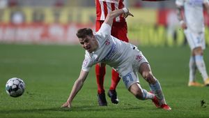 Lovitură pentru Gigi Becali! Planul „roș-albaștrilor”, dat peste cap de ultimele vești primite de la Darius Olaru! Ce s-a întâmplat cu jucătorul lui FCSB