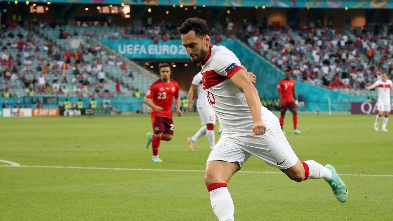 Oficial! Ce lovitură i-a dat Inter rivalei de moarte AC Milan: turcul Hakan Calhanoglu a trădat „diavolul” și a semnat cu campioana Italiei!