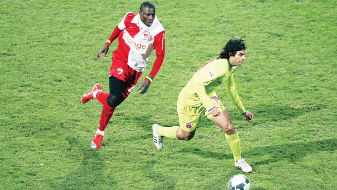 Argăseală îl atacă pe Toja:** "E inadmisibil ca un jucător de la Steaua să stea până la 6 în club!"