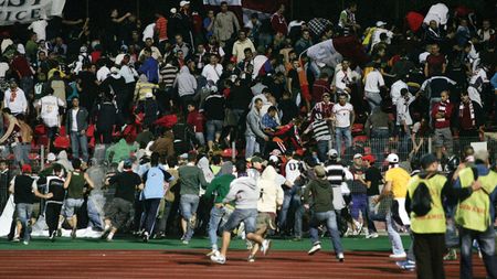 Rapidul cere depunctarea lui Dinamo, din cauza suporterilor!