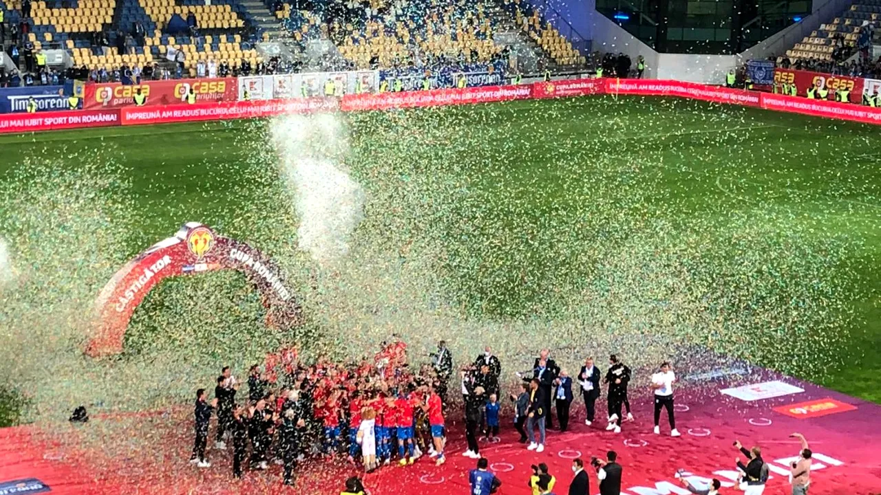 Oltenii s-au descătușat la Ploiești! Bucurie uriașă după câștigarea Cupei României. Cum au sărbătorit jucătorii Universității Craiova, după ce au ridicat trofeul | GALERIE FOTO