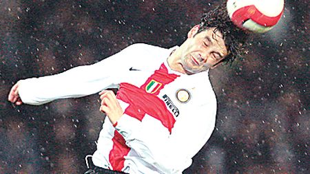 Chivu a luat „galben" cu Torino