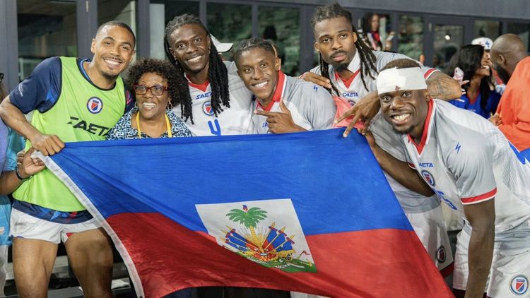 CM 2026 Haiti joacă la Campionatul Mondial cu steagul Poloniei pe piept pentru ceva ce s-a întâmplat acum mai bine de 200 de ani