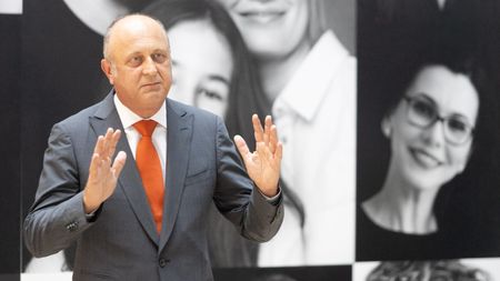 Dan Șucu a investit 10.000.000 de euro într-o clădire cu suprafață de 12.000 de metri pătrați: „Acum două luni, ploua în casă. Nu avea nici pereți”