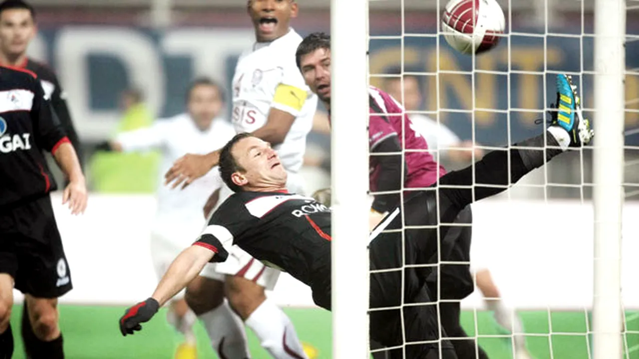 Gol din ofsaid!** Asistentul Cristian Nica a validat greșit al patrulea gol al Rapidului, la 3-3