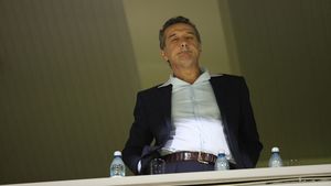 GLUMA ANULUI!** Cum a ajuns Gigi Becali în dicționarul Google