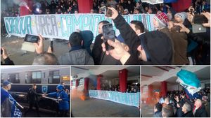 FCSB - U Craiova | "Craiova vrea campionatul!" VIDEO | Show al fanilor olteni în gara din Bănie, la plecarea echipei spre București
