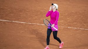 Cutia cu bomboane de ciocolată a Simonei Halep | OPINIE ALEX TĂCINĂ