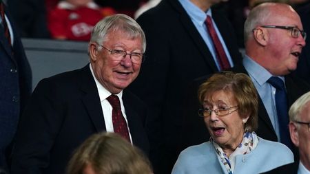 Anunțul care întristează întreaga lume a fotbalului! Sir Alex Ferguson, antrenorul legendar al lui Manchester United, trece prin momente extrem de dificile după moarta soției sale
