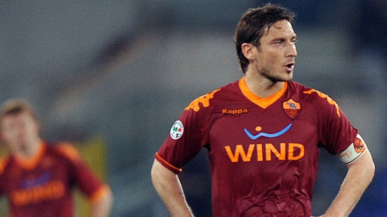 VIDEO Balotelli, lovit cu bestialitate de Totti! "Să nu-l crucificăm"