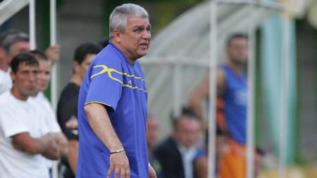 'Nu mi-a spus nimeni că am fost demis!** Luni revin la antrenamente'