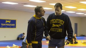 Sportul e prezent la Oscar cu drama „Foxcatcher". Filmul este inspirat de o povestea reală: asasinarea unui campion olimpic de către un miliardar american. Un român a fost invitat la un turneu organizat de criminal