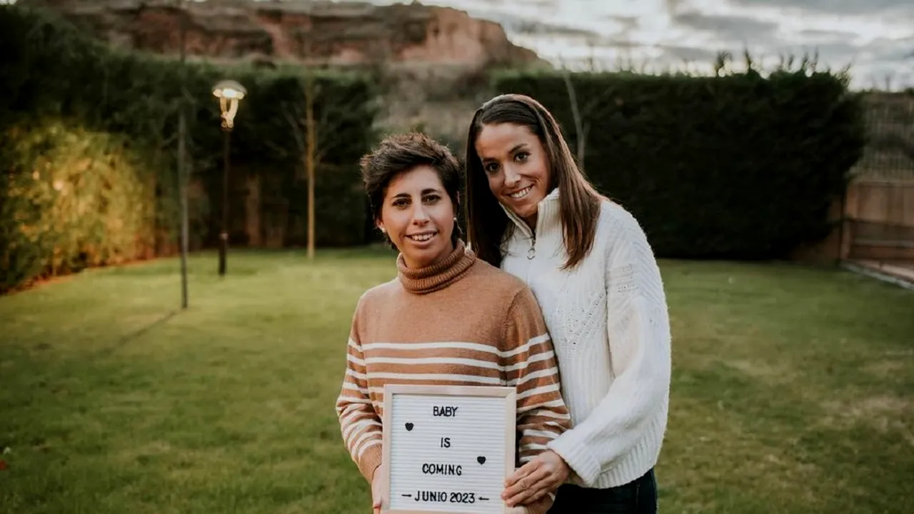 Povestea Carlei Suarez Navarro bate filmul! După ce a învins cancerul, prietena Simonei Halep așteaptă un copil cu iubita ei: „Suntem mândre că am făcut acest pas!