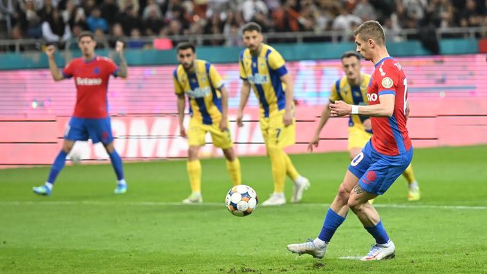 Mihai Stoica l-a mustrat pe Florin Tănase. „Ce faci după meci? Lasă-ne cu astea!”