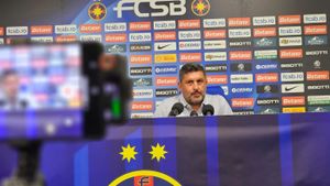 Antrenorul FCSB le-a cerut public lui Gigi Becali şi lui Mihai Stoica transferuri: "E loc de îmbunătățiri"