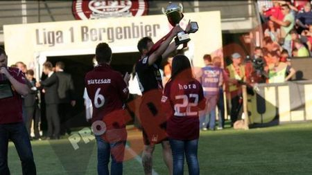 FOTO Beto, jucătorul anului pentru fanii celor de la CFR! Portarul campioanei, mai tare decât Cadu și Kapetanos