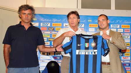 Sneijder încă îl laudă pe Mourinho: "Un an cu el valorează cât 10 cu alții"