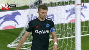 Vestiarul FCSB e rupt! Florin Tănase a țipat nervos la Thiam, direct pe teren