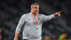 Cosmin Olăroiu povestește despre regulile din China: „70 de zile de cantonament. Dacă un adversar vine la etajul unde suntem noi cazaţi, primeşte două etape de suspendare"