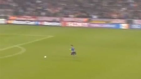 VIDEO Spectacol total pe Allianz Arena!** Șutul de la 70 de metri al lui Mario Gomez, marcator al unui HATTRICK