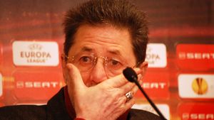 Cornel Dinu va fi operat pe cord deschis!** Vezi ce spun doctorii despre starea lui 'Mister'