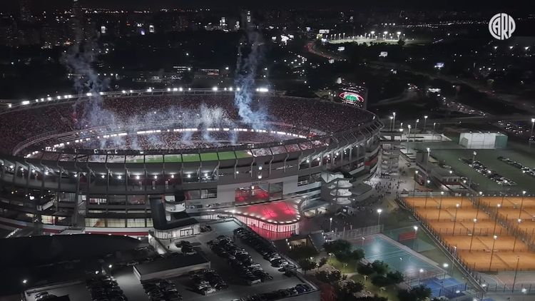 Un stadion cât un oraș! Care e clubul de fotbal cu cea mai mare medie de spectatori la meciurile de acasă, de peste 85.000 la fiecare partidă!