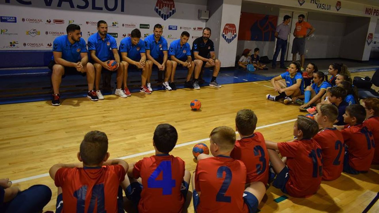 Vaslui e și orașul lucrurilor frumoase: reunire la o cafea, prezentare în stil danez și start cu două perechi de gemeni! Sandu Iacob: "Jucătorii au găsit la Vaslui mediul potrivit pentru a-și face un nume"