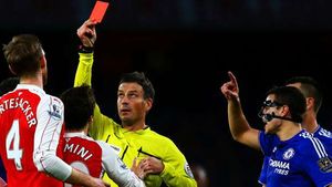 Roșu direct! Schimbare importantă de regulament în Premier League. Gestul pentru care un jucător poate fi eliminat de acum