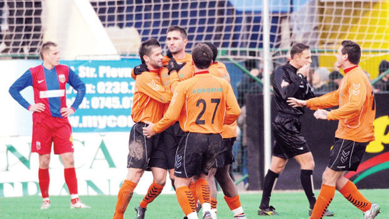 Transferul care poate duce Steaua în categoria bancuri! :))** Sănătatea îl legitimează pe Bunică pentru meciul din Cupă! Gigi are din nou palpitații