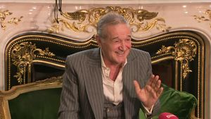 Cum a reușit Gigi Becali să le ia fața rivalelor Dinamo și Rapid și să fure un jucător pe care a plătit suma colosală de 2 milioane de euro