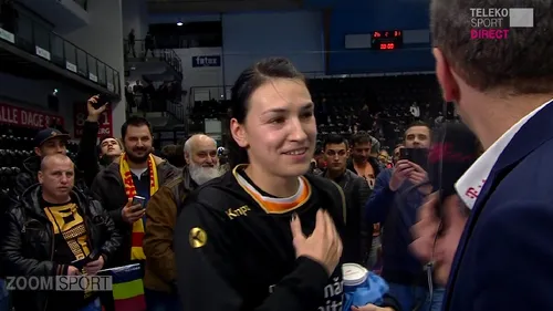 FOTO | Cristina Neagu, înconjurată de fani după victoria cu Midtjylland! Moment superb petrecut în Danemarca