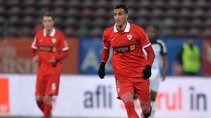 INTERVIU | Favoritul fanilor, Elhamed, vorbește despre cum l-a marcat experiența Dinamo: "Cânt în baie, la duș, cântecele galeriei". Ce spune despre derbyul cu Steaua