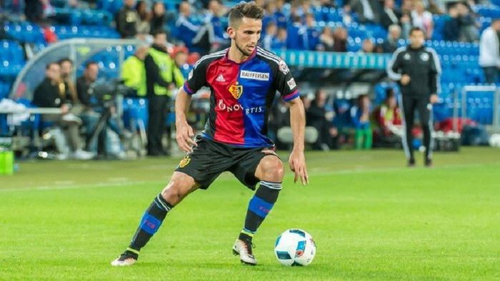 Un nou transfer la Dinamo! Rednic aduce în "Groapă" un fundaș de națională, cu prezențe la Euro 2016