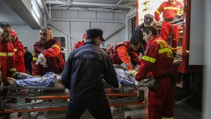 "Luptă, Teodora!" | UPDATE: Starea jurnalistului sportiv internat la terapie intensivă rămâne gravă, dar stabilă. Astăzi, publicul îi poate admira fotografiile, în absență