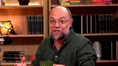Îndrăgitul actor care a întârziat intrarea în scenă din cauza unui meci Dinamo - Steaua! Dezvăluiri de senzație în podcastul ALTCEVA cu Adrian Artene: „Voi sunteți schizofrenici, nu am văzut așa ceva!” | VIDEO