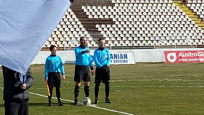 Arbitrul Alexandru Tudor, omul de mare încredere al lui Gigi Becali, a revenit în iarbă la vârsta de 53 de ani! Imagini fabuloase cu „centralul” poreclit „Brad Pitt de România”. SPECIAL