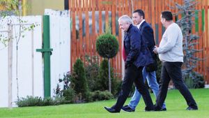 Porumboiu: "MM a stat la noi cât stă barza în copac! Dacă îl regretam, insistam să rămână!** Funcția lui nu e așa importantă"