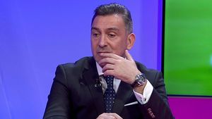 Ilie Dumitrescu a răbufnit după ce FCSB a fost umilită de Silkeborg în prima repriză. „N-ai cum să te prezinți așa în Europa!” A identificat principala problemă a echipei lui Becali