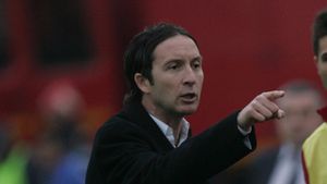 MM: "Ma tem de revenirea lui Dica si de fazele fixe"