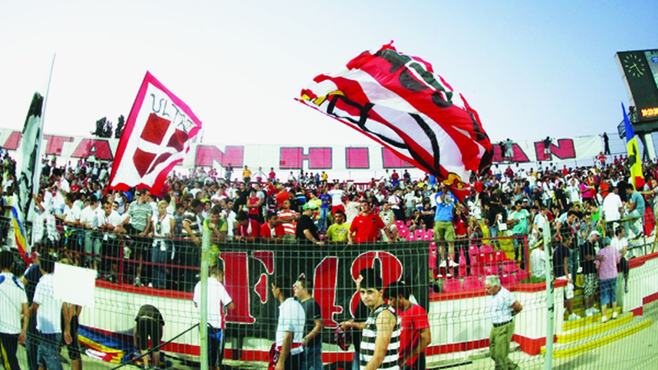 Din Olt și până-n Gorj și până-n "Groapă"! Dinamoviștii l-au omagiat pe Păunescu