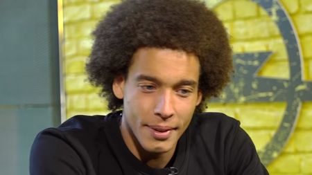 Accidentare stupidă! Axel Witsel nu mai poate juca până la finalul anului după ce a căzut în casă. Jucătorul de la Borussia a fost supus unei operații