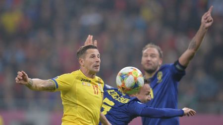 OPINIE De ce ne-am fi calificat noi și nu ei? Ei au secunzi cu laptop, noi ne bazăm pe înjurături și cruciulițe pupate. Ei cu jucător la United, noi la Brighton U23. Din Federație nu pleacă nimeni? Ei și-au făcut treaba?