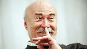 Interviu EVENIMENT Tudor Gheorghe:** "Doi olteni au distrus Craiova" Cum vede fotbalul omul care a compus imnul Științei