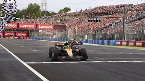 Lando Norris, victorie la Hungaroring şi diferența la general față de Oscar Piastri scade considerabil! Alonso, locul 5, Hamilton în afara punctelor