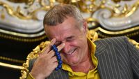 Gigi Becali a declanșat alarma într-un magazin! Vânzătoarea n-a mai văzut așa ceva: „Avea hârtii de 500 de euro legate cu elastic”